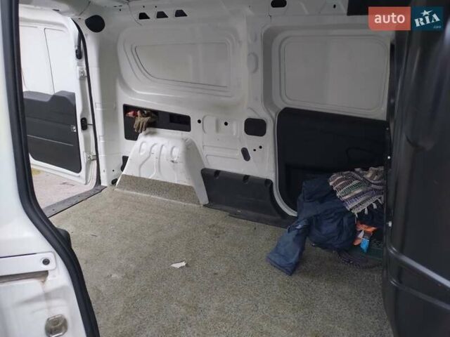 Белый Фиат Добло, объемом двигателя 1.4 л и пробегом 67 тыс. км за 11500 $, фото 8 на Automoto.ua