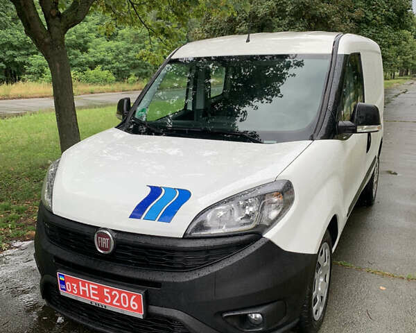 Белый Фиат Добло, объемом двигателя 1.3 л и пробегом 90 тыс. км за 13100 $, фото 10 на Automoto.ua