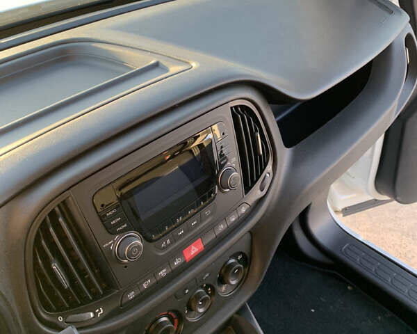 Білий Фіат Добло, об'ємом двигуна 1.6 л та пробігом 56 тис. км за 14100 $, фото 16 на Automoto.ua