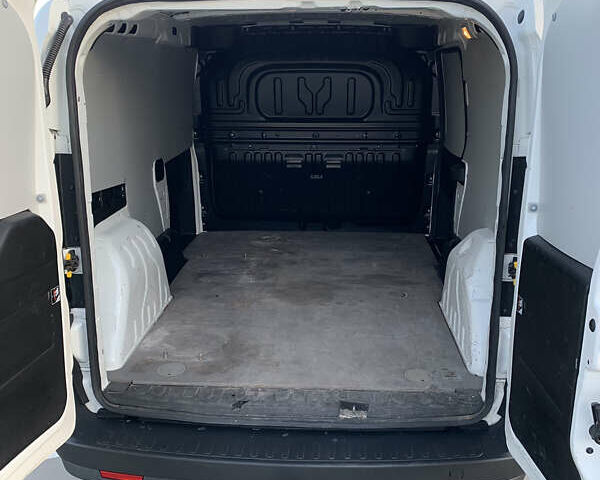 Білий Фіат Добло, об'ємом двигуна 1.6 л та пробігом 56 тис. км за 14100 $, фото 22 на Automoto.ua