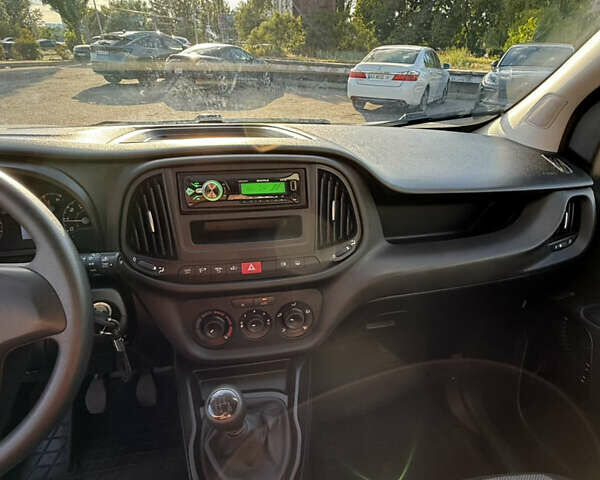 Белый Фиат Добло, объемом двигателя 1.37 л и пробегом 19 тыс. км за 15000 $, фото 10 на Automoto.ua