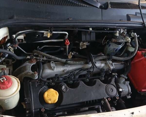 Белый Фиат Добло, объемом двигателя 1.9 л и пробегом 252 тыс. км за 3400 $, фото 12 на Automoto.ua