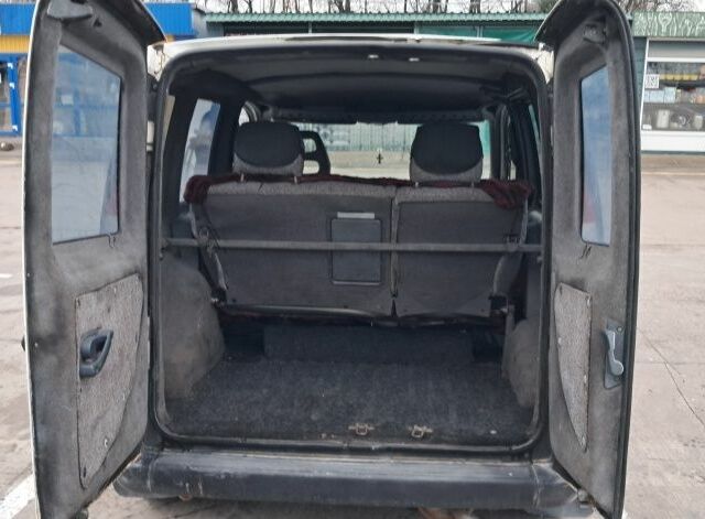 Белый Фиат Добло, объемом двигателя 1.9 л и пробегом 300 тыс. км за 2700 $, фото 4 на Automoto.ua