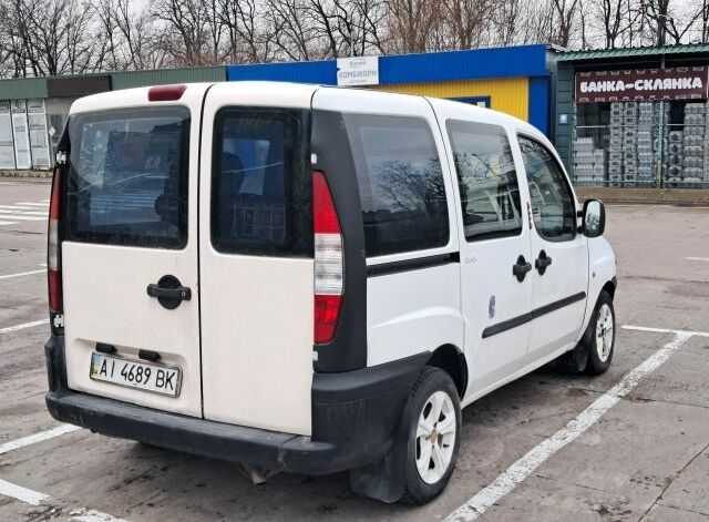 Белый Фиат Добло, объемом двигателя 1.9 л и пробегом 300 тыс. км за 2700 $, фото 2 на Automoto.ua