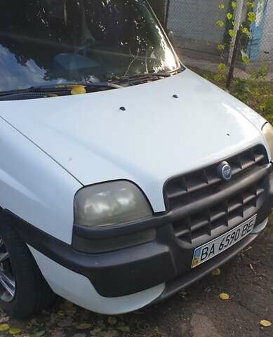 Белый Фиат Добло, объемом двигателя 1.3 л и пробегом 270 тыс. км за 4000 $, фото 3 на Automoto.ua