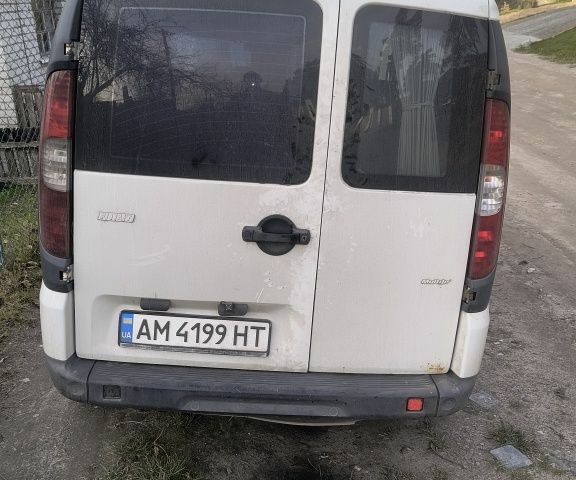 Білий Фіат Добло, об'ємом двигуна 1.9 л та пробігом 300 тис. км за 2900 $, фото 4 на Automoto.ua