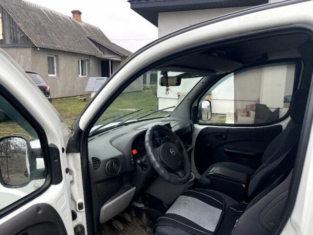 Белый Фиат Добло, объемом двигателя 1.9 л и пробегом 273 тыс. км за 4100 $, фото 4 на Automoto.ua