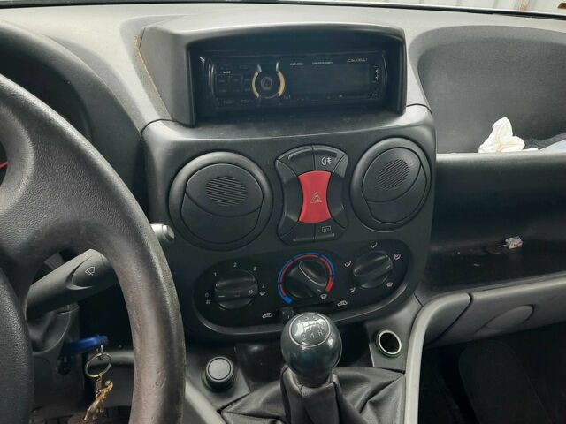 Білий Фіат Добло, об'ємом двигуна 1.3 л та пробігом 280 тис. км за 2550 $, фото 5 на Automoto.ua