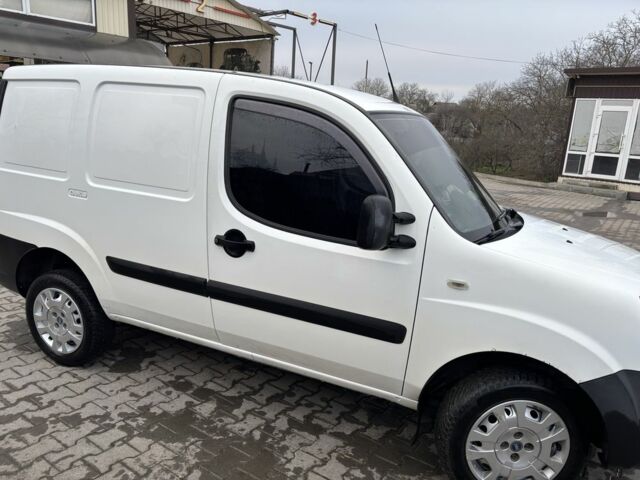 Белый Фиат Добло, объемом двигателя 1.4 л и пробегом 400 тыс. км за 3000 $, фото 2 на Automoto.ua