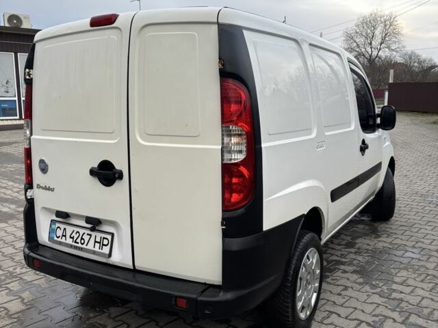 Белый Фиат Добло, объемом двигателя 1.4 л и пробегом 400 тыс. км за 3000 $, фото 4 на Automoto.ua