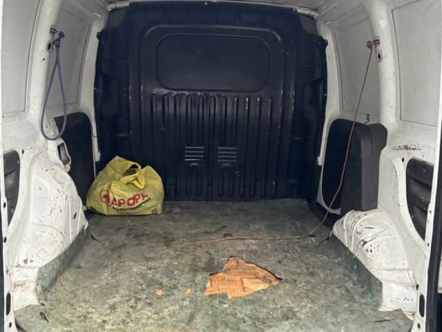 Белый Фиат Добло, объемом двигателя 1.4 л и пробегом 400 тыс. км за 3000 $, фото 6 на Automoto.ua