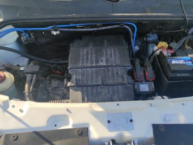 Білий Фіат Добло, об'ємом двигуна 1.4 л та пробігом 210 тис. км за 4300 $, фото 2 на Automoto.ua