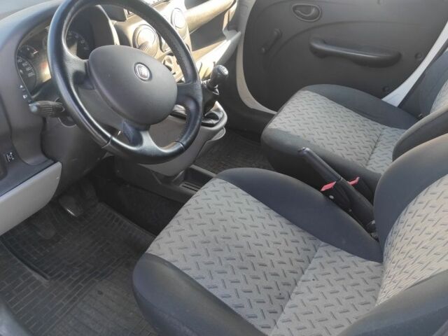 Білий Фіат Добло, об'ємом двигуна 1.4 л та пробігом 210 тис. км за 4300 $, фото 3 на Automoto.ua