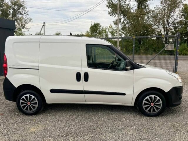 Белый Фиат Добло, объемом двигателя 1.6 л и пробегом 295 тыс. км за 5500 $, фото 4 на Automoto.ua