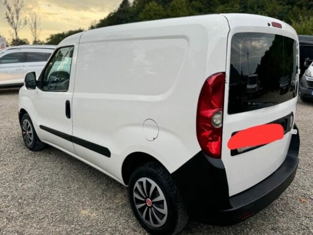 Белый Фиат Добло, объемом двигателя 1.6 л и пробегом 295 тыс. км за 5500 $, фото 1 на Automoto.ua