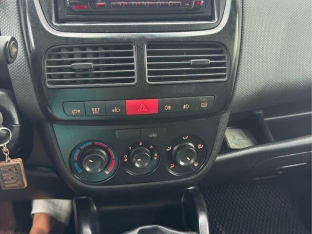 Белый Фиат Добло, объемом двигателя 1.6 л и пробегом 295 тыс. км за 5500 $, фото 7 на Automoto.ua