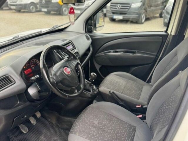 Белый Фиат Добло, объемом двигателя 1.6 л и пробегом 295 тыс. км за 5500 $, фото 6 на Automoto.ua