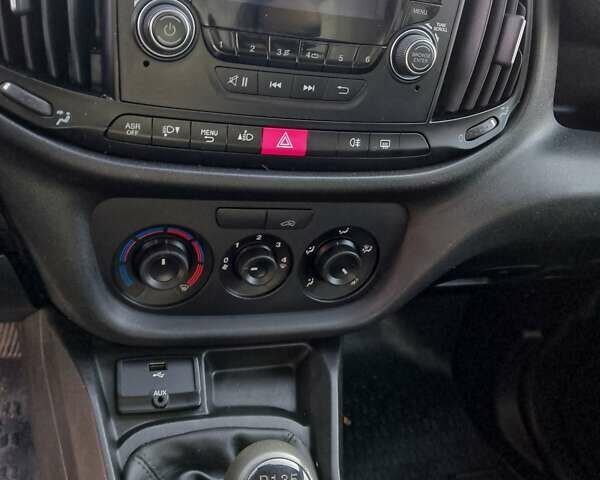 Белый Фиат Добло, объемом двигателя 1.25 л и пробегом 241 тыс. км за 13100 $, фото 17 на Automoto.ua