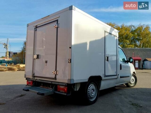 Белый Фиат Добло, объемом двигателя 1.25 л и пробегом 241 тыс. км за 13100 $, фото 5 на Automoto.ua