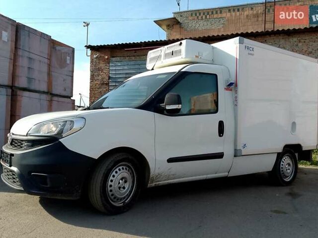 Белый Фиат Добло, объемом двигателя 1.25 л и пробегом 241 тыс. км за 13100 $, фото 1 на Automoto.ua