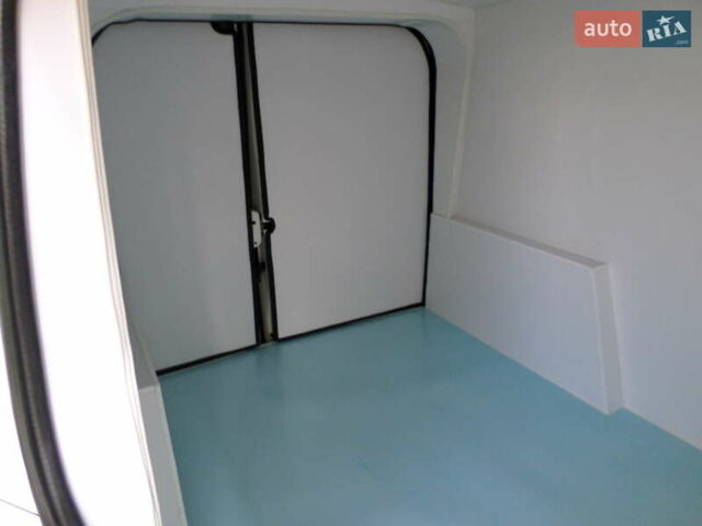 Белый Фиат Добло, объемом двигателя 1.3 л и пробегом 147 тыс. км за 11300 $, фото 6 на Automoto.ua