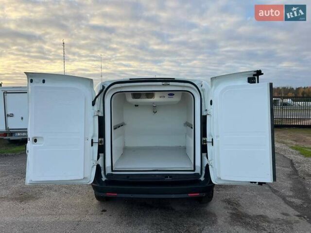 Білий Фіат Добло, об'ємом двигуна 1.3 л та пробігом 123 тис. км за 8698 $, фото 6 на Automoto.ua