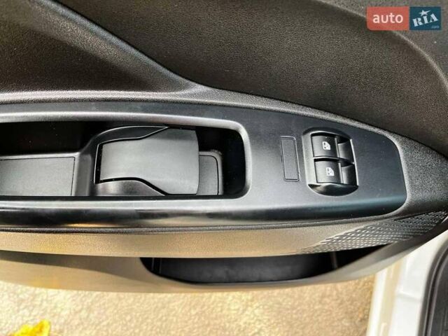 Белый Фиат Добло, объемом двигателя 1.6 л и пробегом 129 тыс. км за 16000 $, фото 24 на Automoto.ua