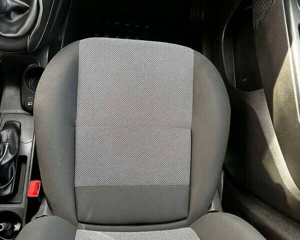 Белый Фиат Добло, объемом двигателя 1.6 л и пробегом 129 тыс. км за 16000 $, фото 22 на Automoto.ua