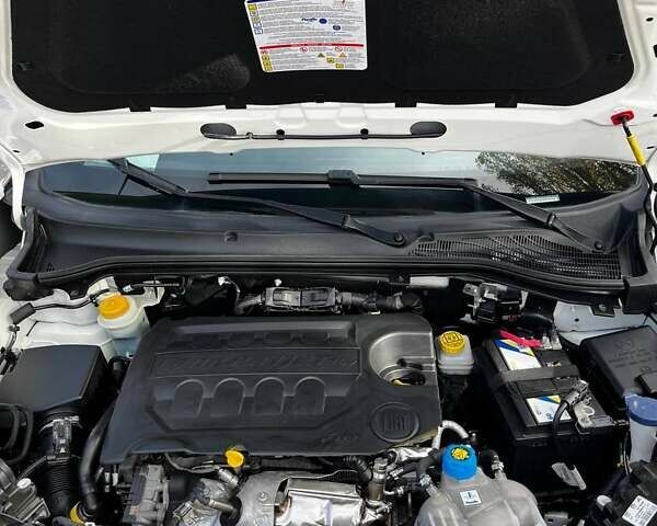 Белый Фиат Добло, объемом двигателя 1.6 л и пробегом 129 тыс. км за 16000 $, фото 13 на Automoto.ua