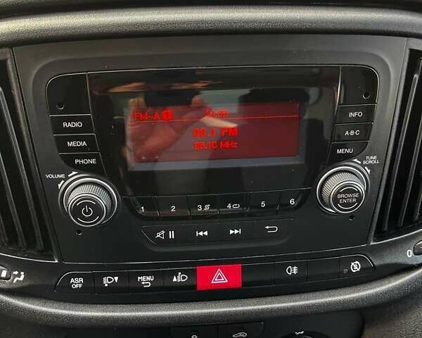 Белый Фиат Добло, объемом двигателя 1.6 л и пробегом 129 тыс. км за 16000 $, фото 19 на Automoto.ua