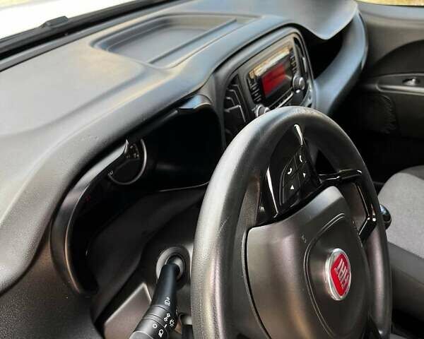 Белый Фиат Добло, объемом двигателя 1.6 л и пробегом 129 тыс. км за 16000 $, фото 23 на Automoto.ua