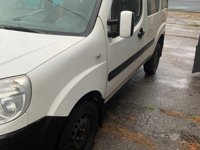 Білий Фіат Добло, об'ємом двигуна 1.2 л та пробігом 225 тис. км за 4749 $, фото 3 на Automoto.ua