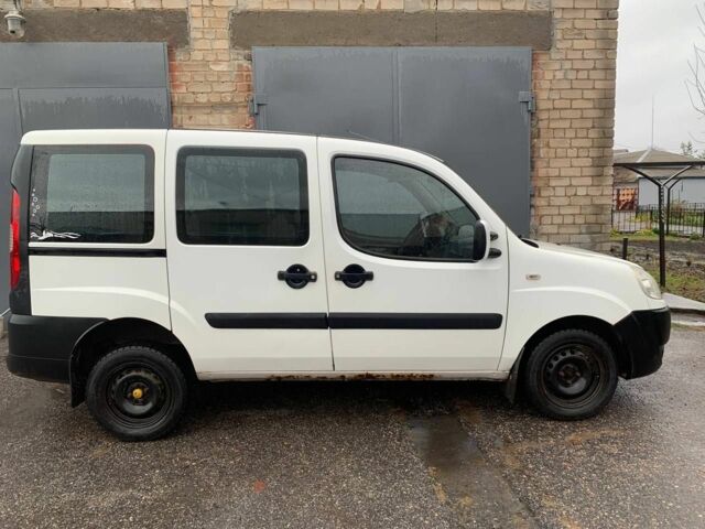 Білий Фіат Добло, об'ємом двигуна 1.2 л та пробігом 225 тис. км за 4749 $, фото 4 на Automoto.ua