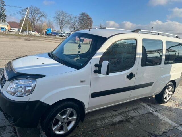 Белый Фиат Добло, объемом двигателя 1.3 л и пробегом 354 тыс. км за 4200 $, фото 1 на Automoto.ua