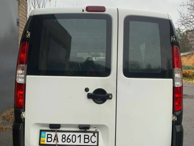 Білий Фіат Добло, об'ємом двигуна 1.2 л та пробігом 225 тис. км за 4749 $, фото 6 на Automoto.ua