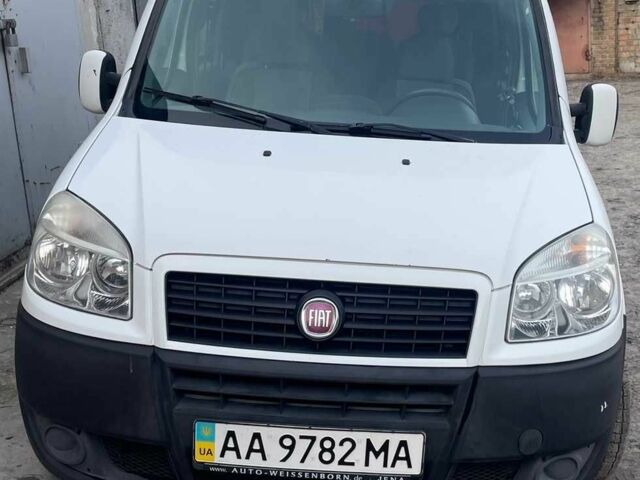 Белый Фиат Добло, объемом двигателя 1.3 л и пробегом 200 тыс. км за 4900 $, фото 5 на Automoto.ua