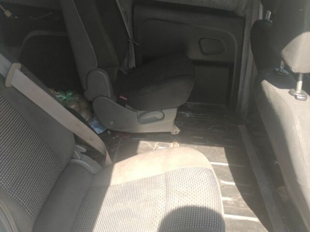 Белый Фиат Добло, объемом двигателя 1.6 л и пробегом 380 тыс. км за 3800 $, фото 8 на Automoto.ua