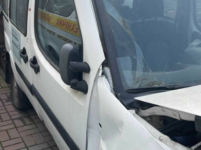 Білий Фіат Добло, об'ємом двигуна 1.2 л та пробігом 180 тис. км за 594 $, фото 7 на Automoto.ua