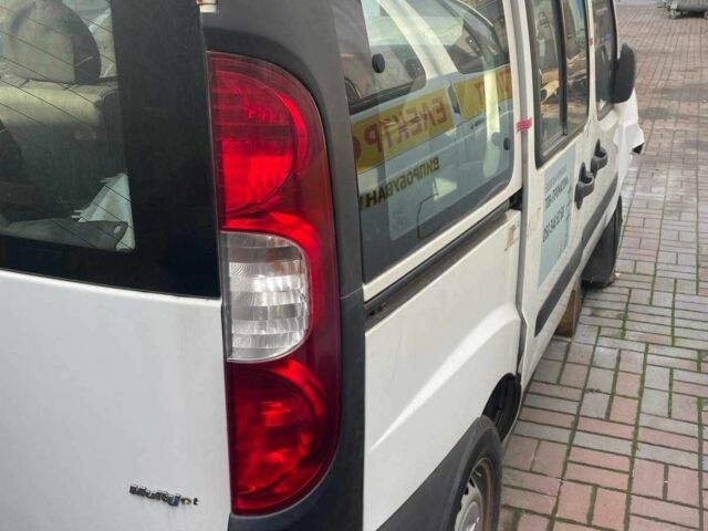 Білий Фіат Добло, об'ємом двигуна 1.2 л та пробігом 180 тис. км за 594 $, фото 3 на Automoto.ua