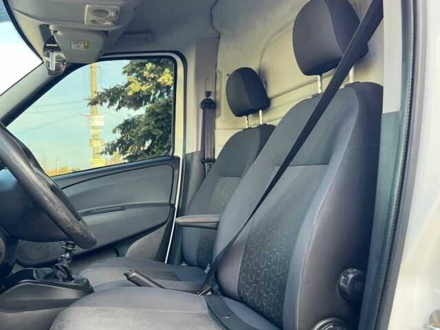 Белый Фиат Добло, объемом двигателя 1.6 л и пробегом 230 тыс. км за 7500 $, фото 16 на Automoto.ua