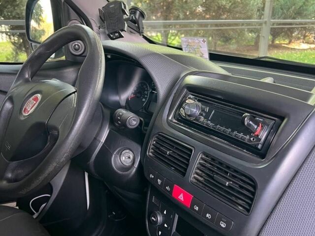 Белый Фиат Добло, объемом двигателя 1.6 л и пробегом 230 тыс. км за 7500 $, фото 20 на Automoto.ua