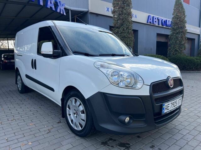 Белый Фиат Добло, объемом двигателя 1.6 л и пробегом 230 тыс. км за 7500 $, фото 2 на Automoto.ua