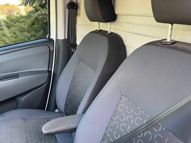 Белый Фиат Добло, объемом двигателя 1.6 л и пробегом 230 тыс. км за 7500 $, фото 15 на Automoto.ua