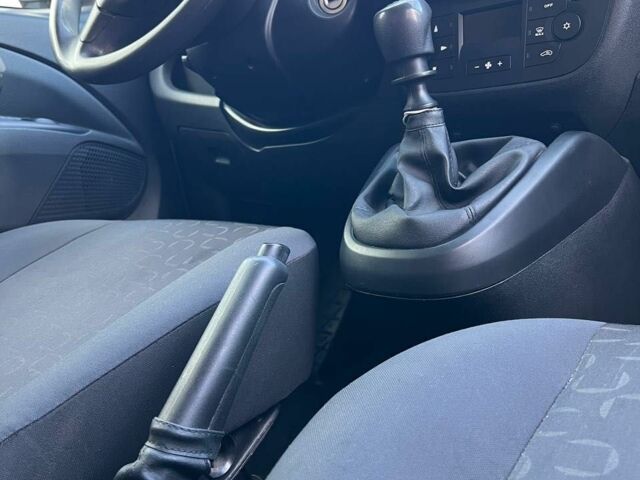 Белый Фиат Добло, объемом двигателя 1.6 л и пробегом 230 тыс. км за 7500 $, фото 13 на Automoto.ua