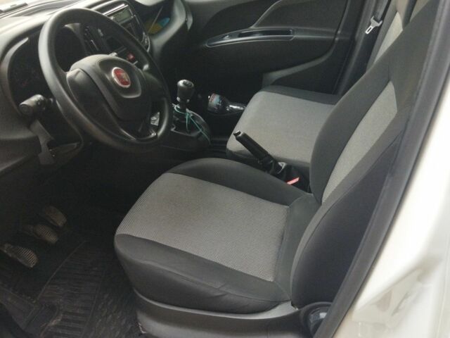 Белый Фиат Добло, объемом двигателя 1.4 л и пробегом 120 тыс. км за 11000 $, фото 1 на Automoto.ua