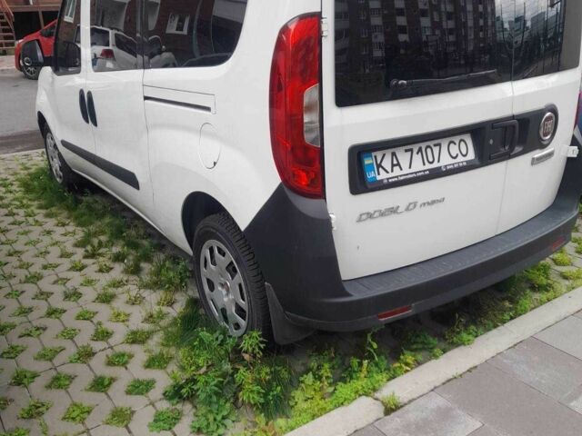 Белый Фиат Добло, объемом двигателя 1.4 л и пробегом 1000 тыс. км за 18800 $, фото 6 на Automoto.ua