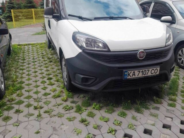 Белый Фиат Добло, объемом двигателя 1.4 л и пробегом 1000 тыс. км за 18800 $, фото 2 на Automoto.ua