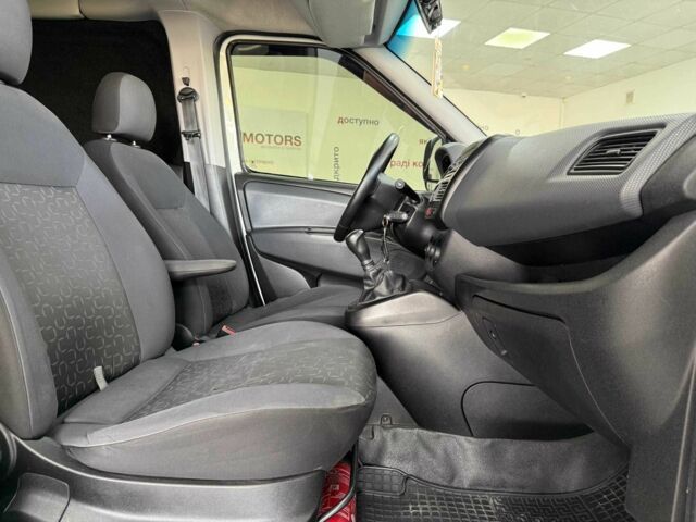 Білий Фіат Добло, об'ємом двигуна 1.3 л та пробігом 280 тис. км за 5490 $, фото 21 на Automoto.ua