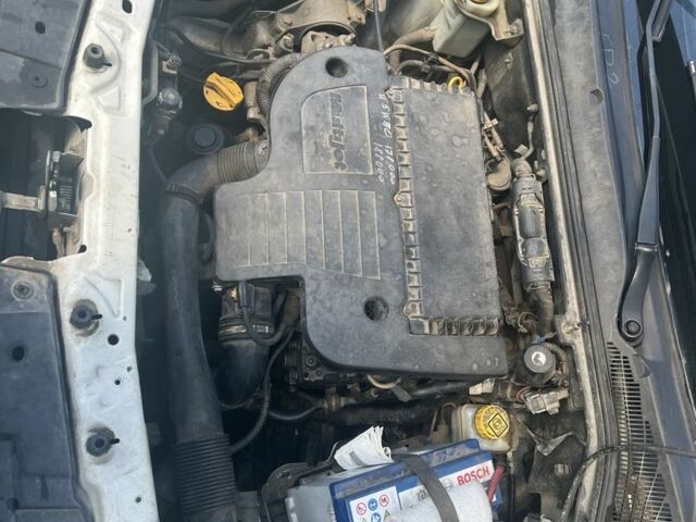 Білий Фіат Добло, об'ємом двигуна 1.2 л та пробігом 177 тис. км за 5200 $, фото 5 на Automoto.ua