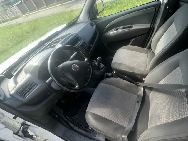 Білий Фіат Добло, об'ємом двигуна 1.2 л та пробігом 177 тис. км за 5200 $, фото 4 на Automoto.ua